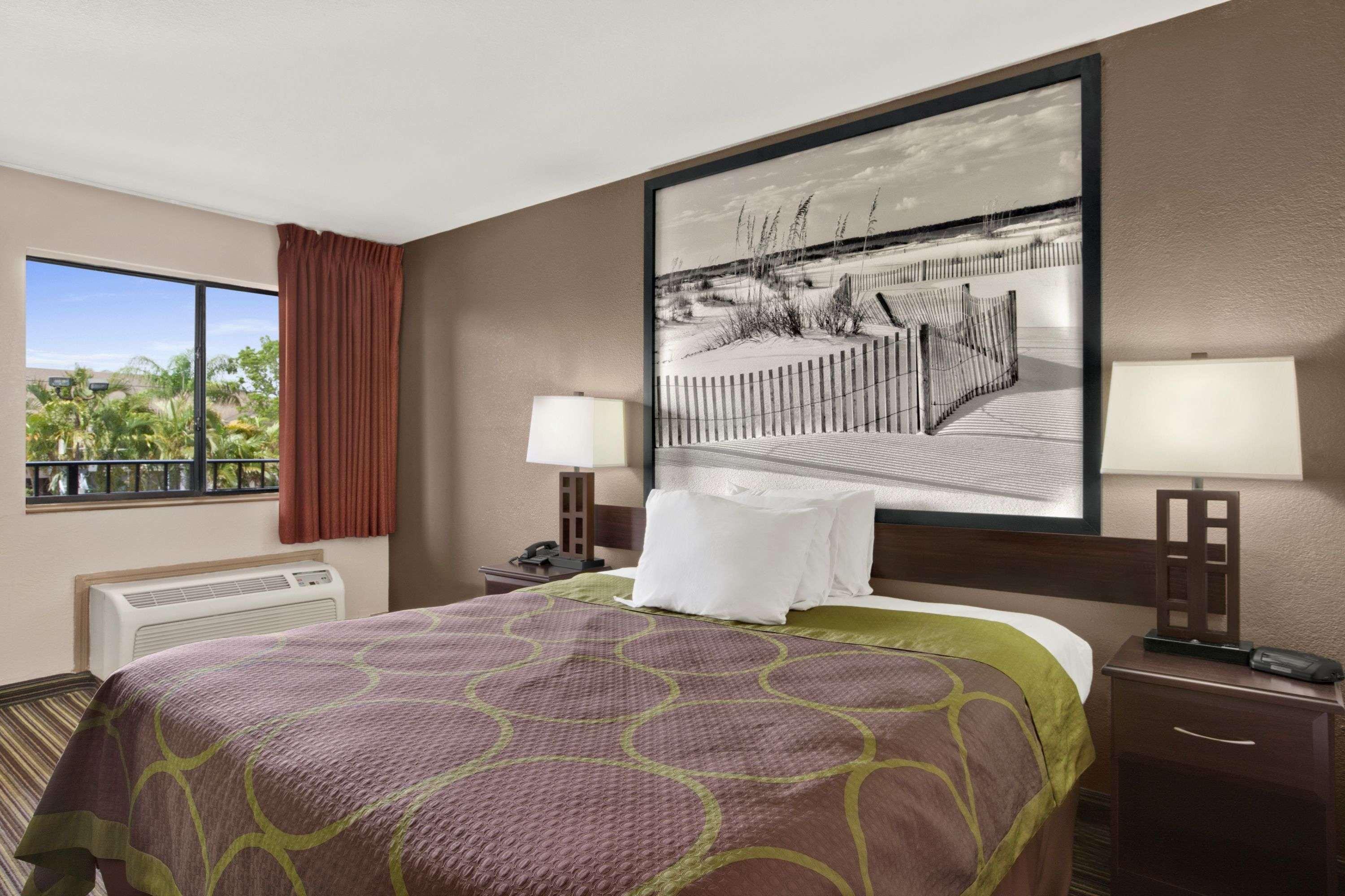 Super 8 By Wyndham Fort Myers Extérieur photo