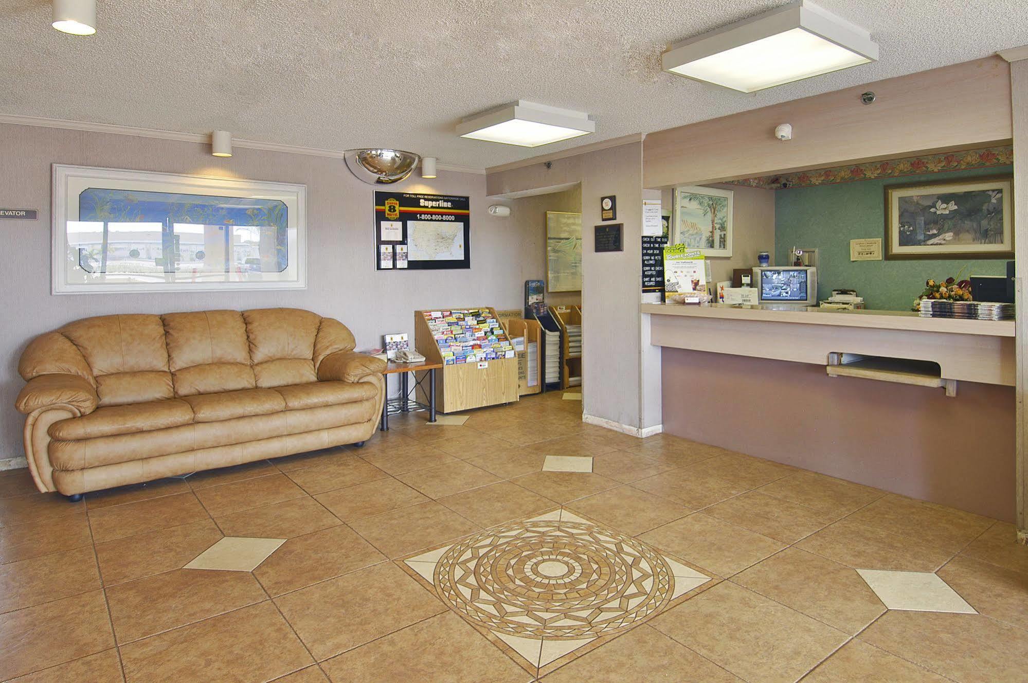 Super 8 By Wyndham Fort Myers Extérieur photo