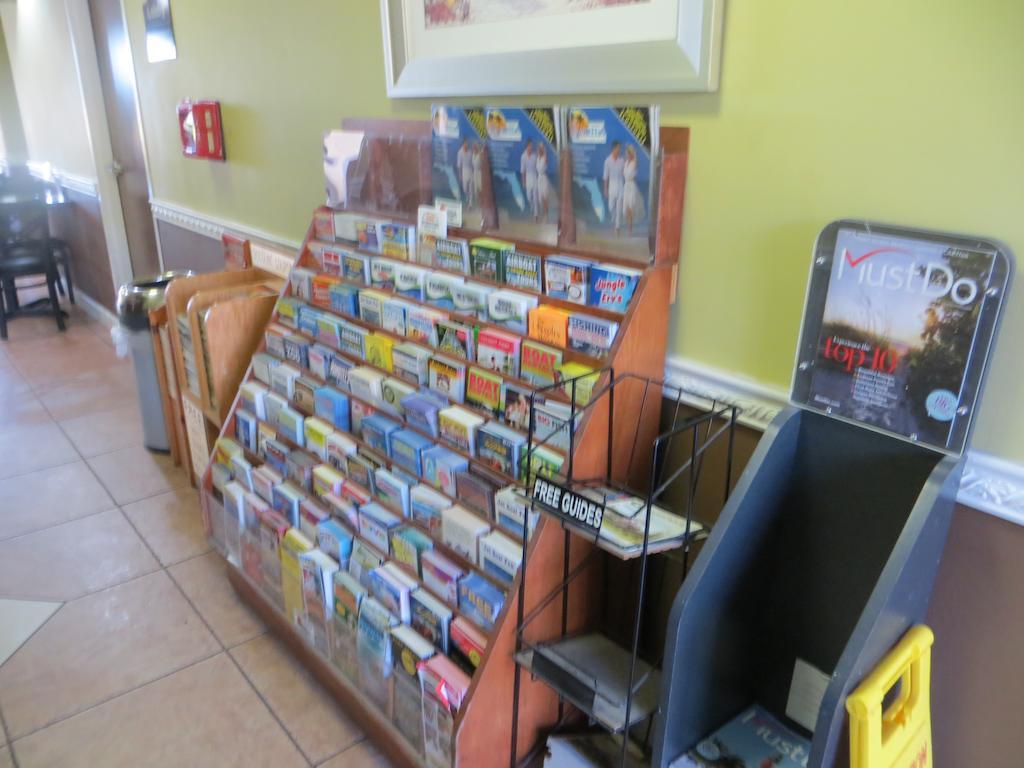 Super 8 By Wyndham Fort Myers Extérieur photo